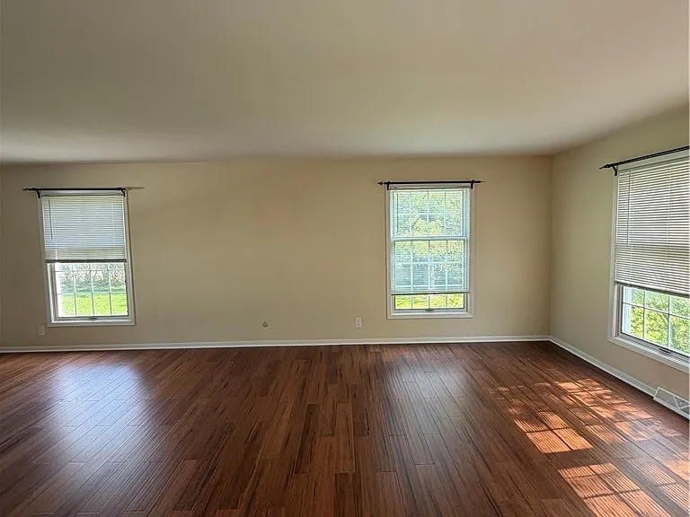 30800 Gates Mills Blvd — Photo 11