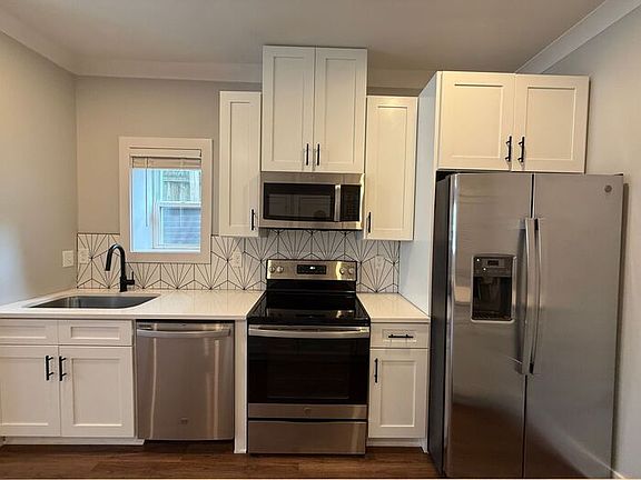 3rd image of 805B Bradford Ave #102