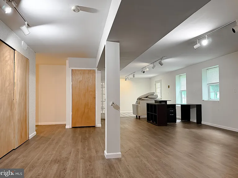 20797 Red Rose Ct — Photo 43