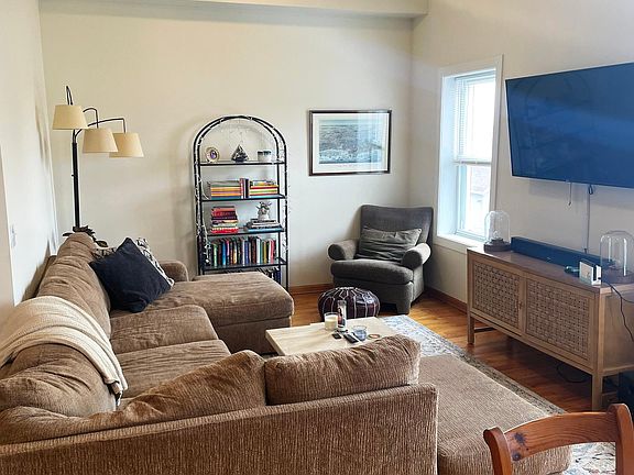 3rd image of 1822 N Campbell Ave #3R