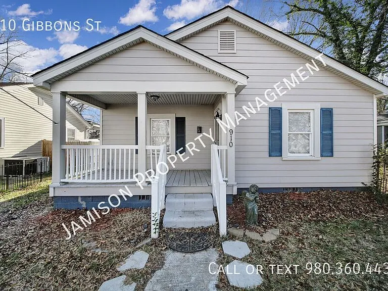 910 Gibbons St — Photo 1