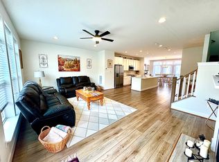 5205 Ridgeview Retreat Dr, Chantilly, VA 20151