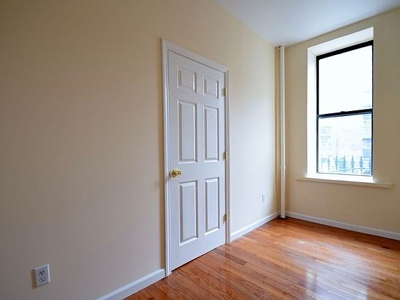3rd image of 277 W 150th St #1A