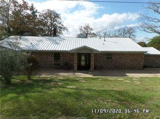 108 Tonkawa Dr, Hilltop Lakes, TX 77871