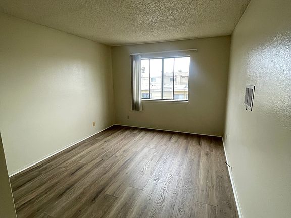 5th image of 14032 Doty Ave #F2973e2ac