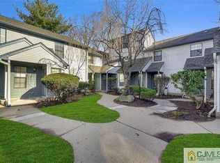 1311 Woodbridge Comns Way, Iselin, NJ 08830