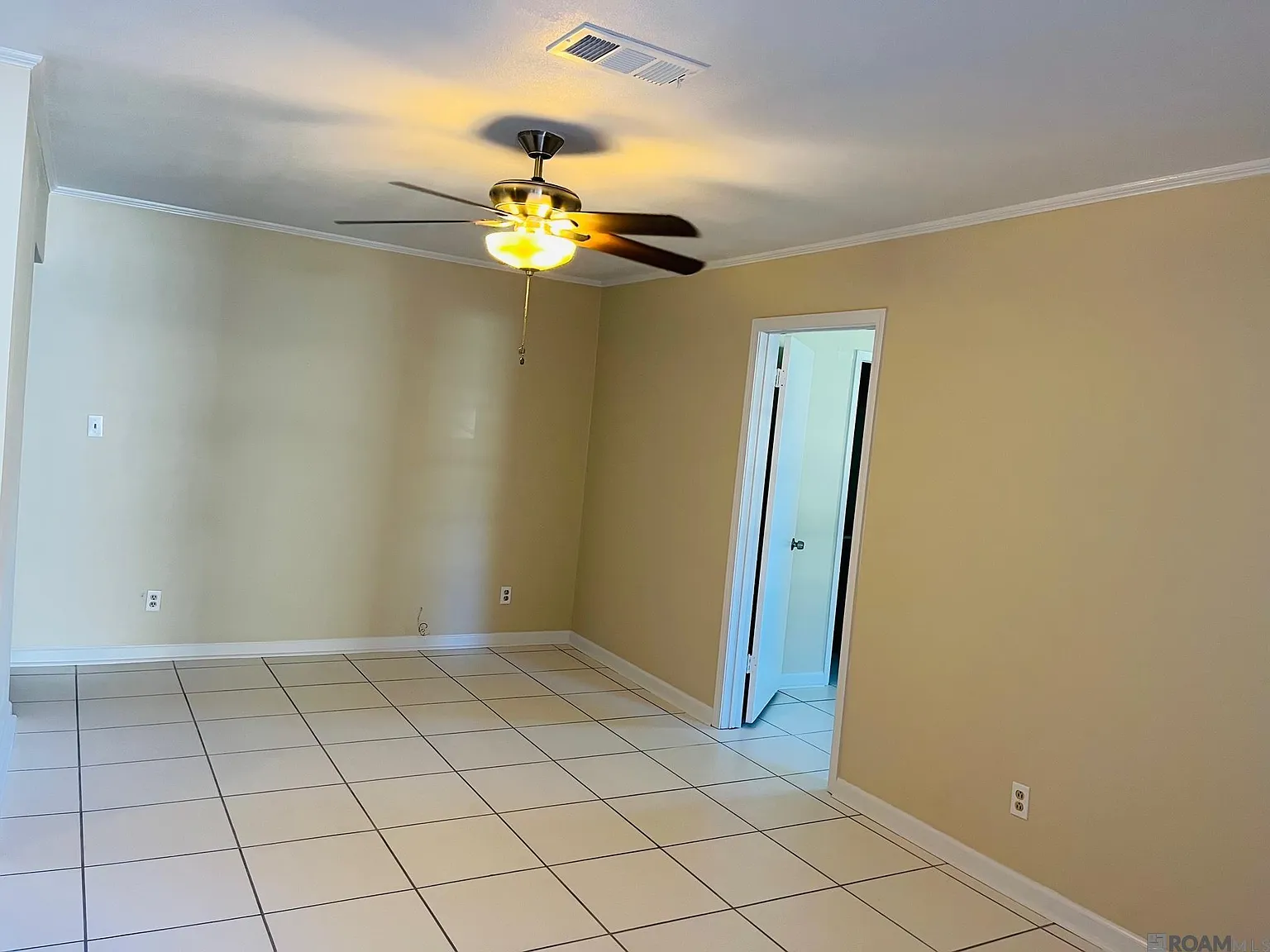 3 bed, 1193 sqft, $1,290 — Photo 2
