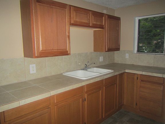 4th image of 3615 Deleuil Ave