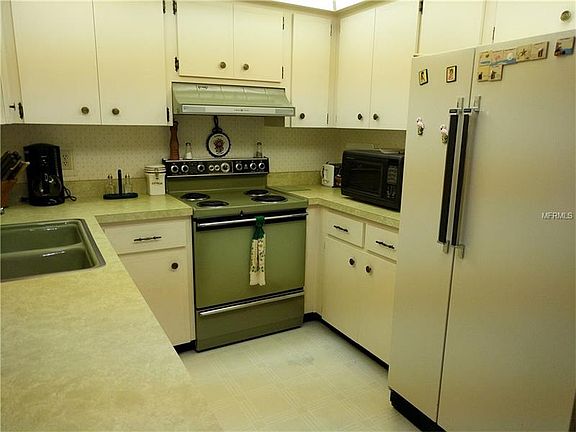 5th image of 2720 Whitebridge Dr APT A