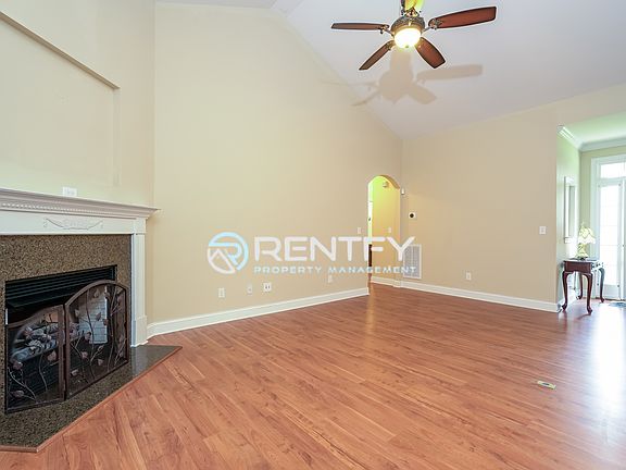 3rd image of 5485 Styers Ferry Rd