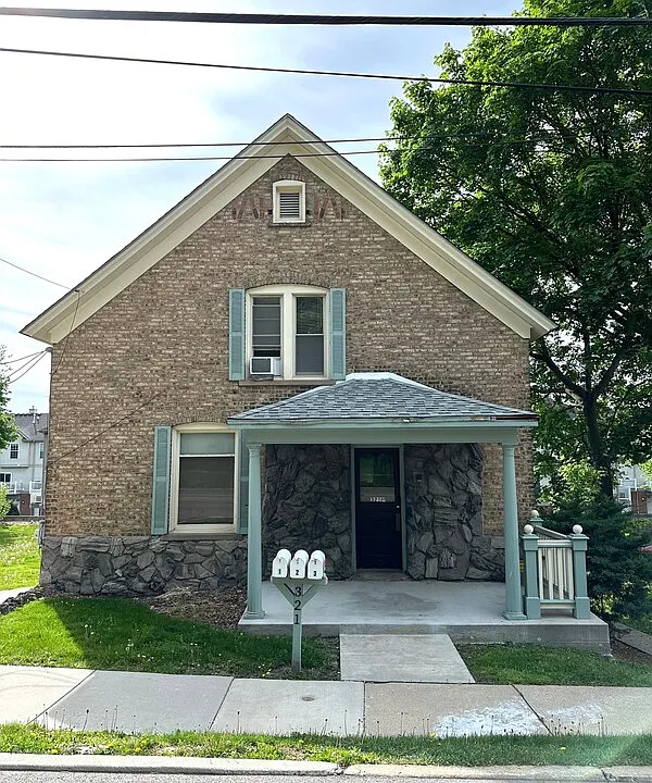 321 N Main St #3