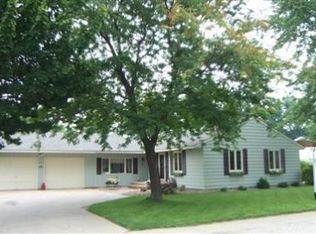 606 Alice St, Kouts, IN 46347