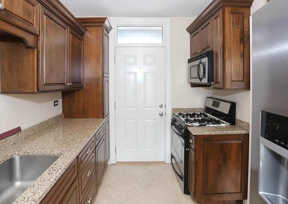 1st image of 4838 N Paulina St APT 3E