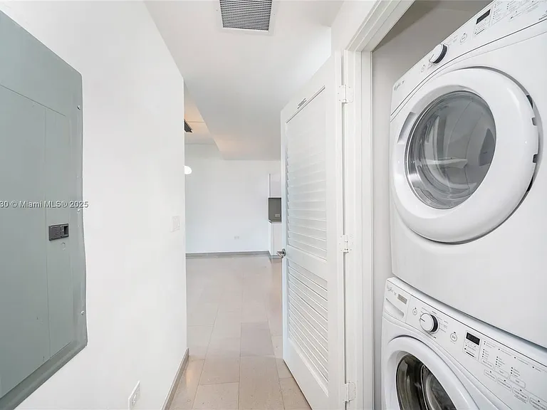 68 SE 6th St #1510 — Photo 22