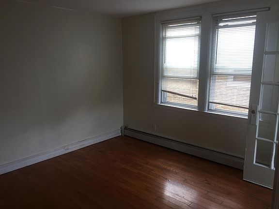 5th image of 11910 12th Ave