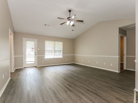 3rd image of 1826 Auburn Hills Dr