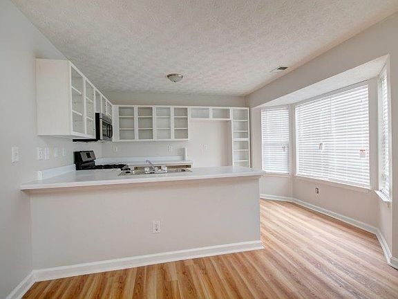 3rd image of 92 Barrington Pl