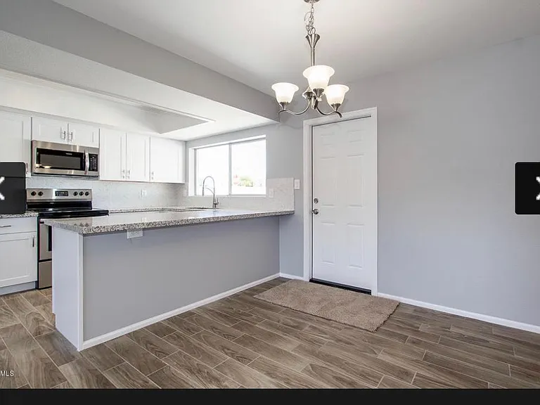 4026 W Desert Hills Dr — Photo 3