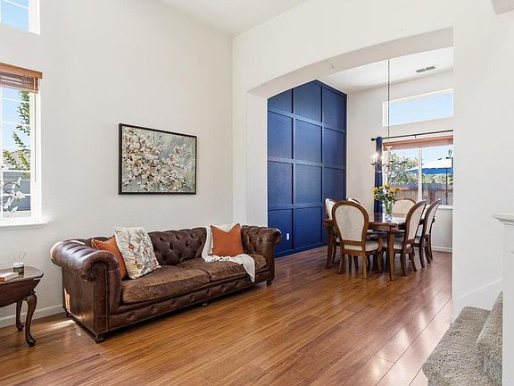 3rd image of 3154 Olympic Way