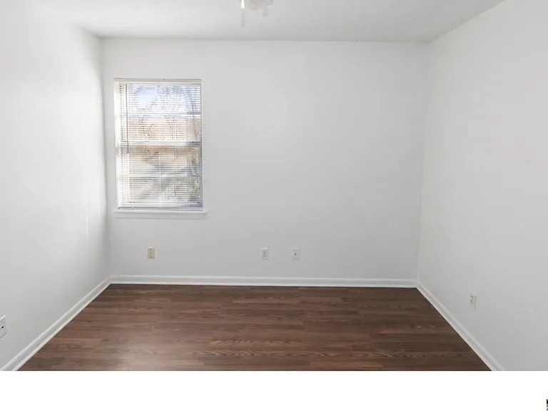 409 Short Ave — Photo 9