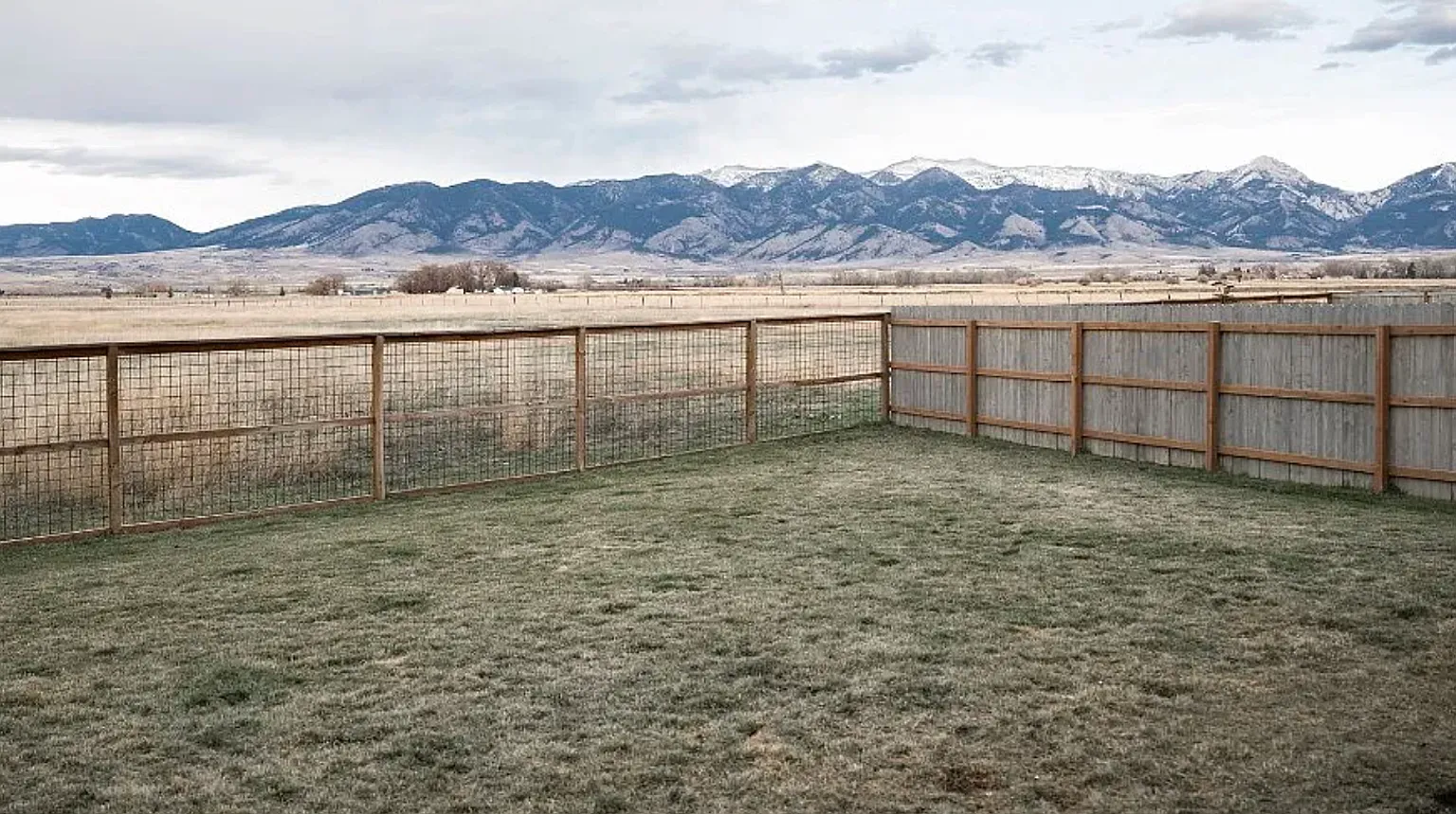 3 Bedroom 2 bath house with amazing views of the Bridger Mountains — Photo 3