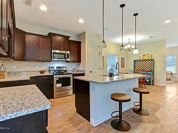 3rd image of 417 Harley Dr