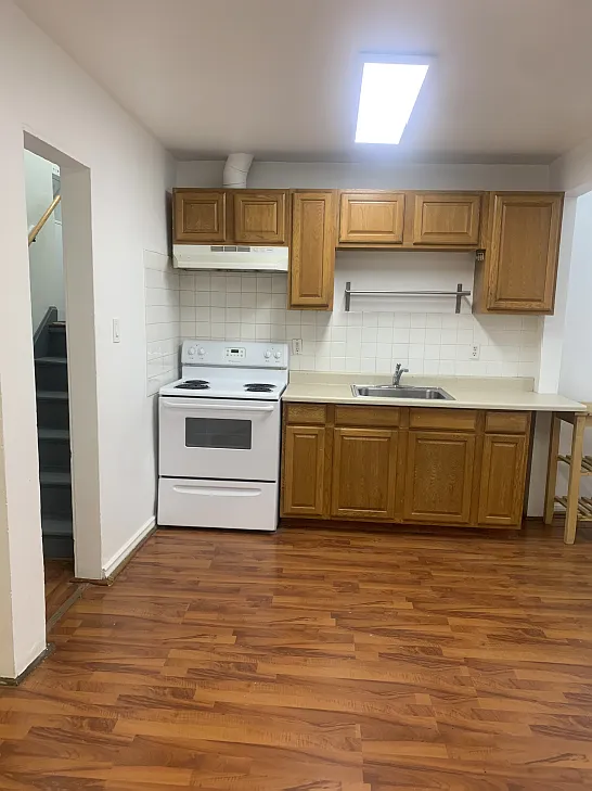 2 bed, 663 sqft, $2,300 — Photo 2