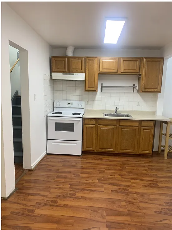Building Photo - 716 N Virgil Ave #716