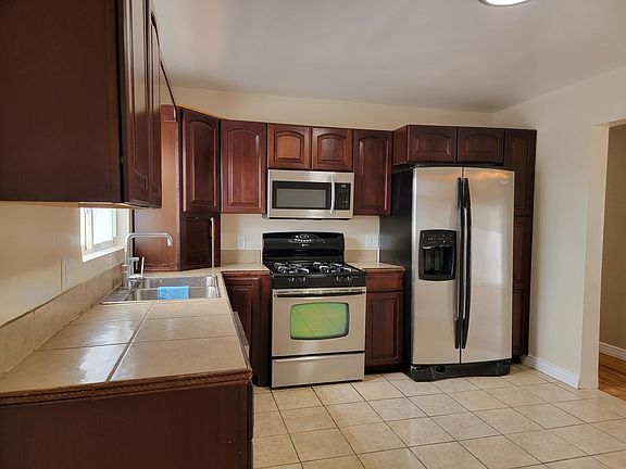 2nd image of 3000 Montclaire Dr NE
