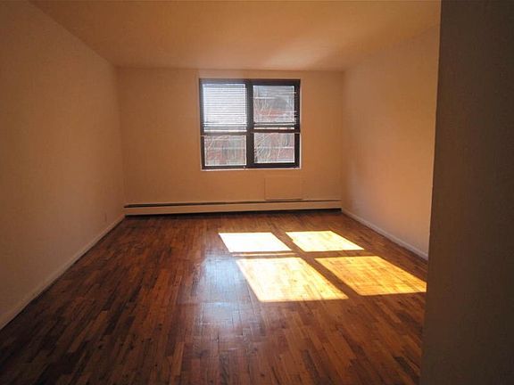 2nd image of 229 E 29th St APT 6R