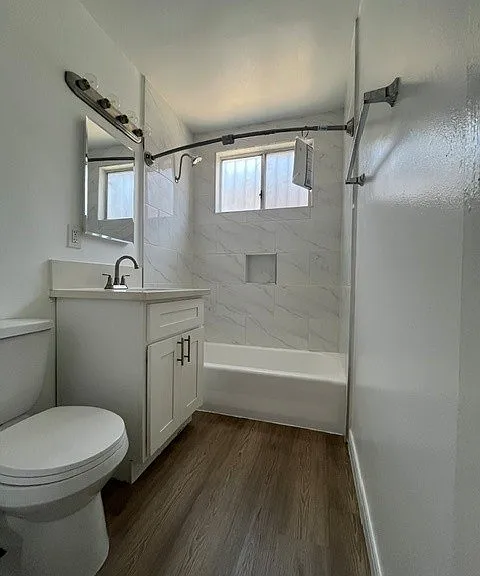 1540 & 1544 W. Florence Avenue — Photo 28