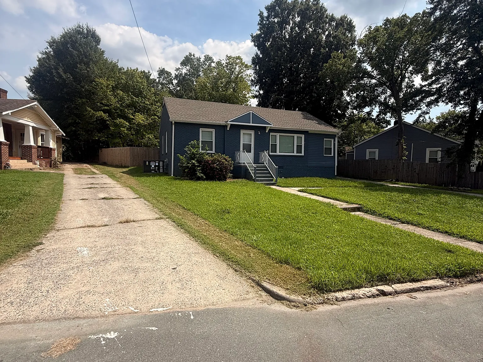 3 bed, 1085 sqft, $1,600 — Photo 2