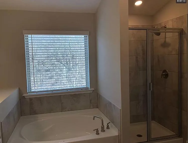 1366 Endicott Ct — Photo 12