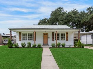 335 Country Club Dr, New Iberia, LA 70563
