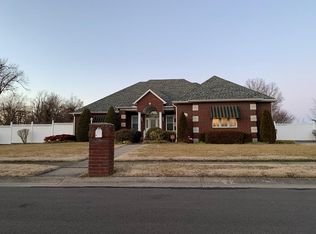 903 Cedar Ln, Pittsburg, KS 66762