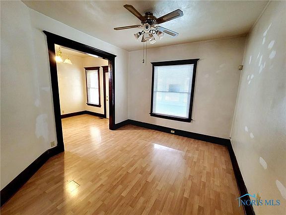 5th image of 1031 N Michigan St
