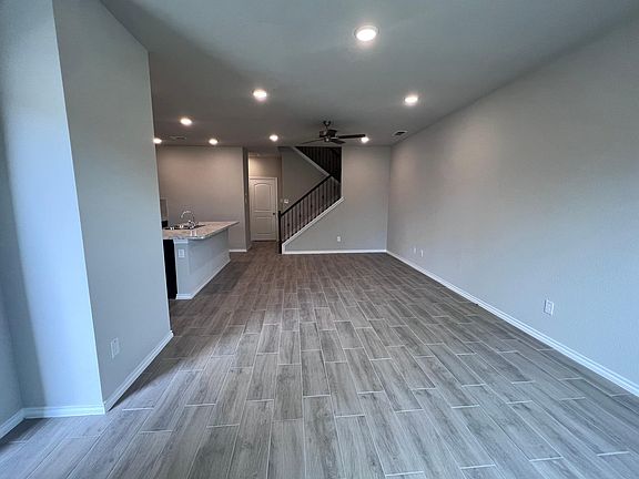 2nd image of 2812 Baneberry Ln