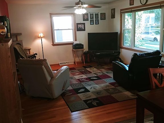5th image of 234 Douglass Ave