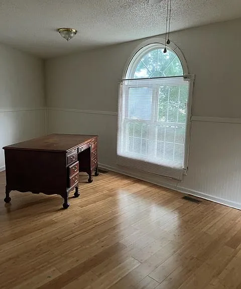 1907 Cardens Ln — Photo 15