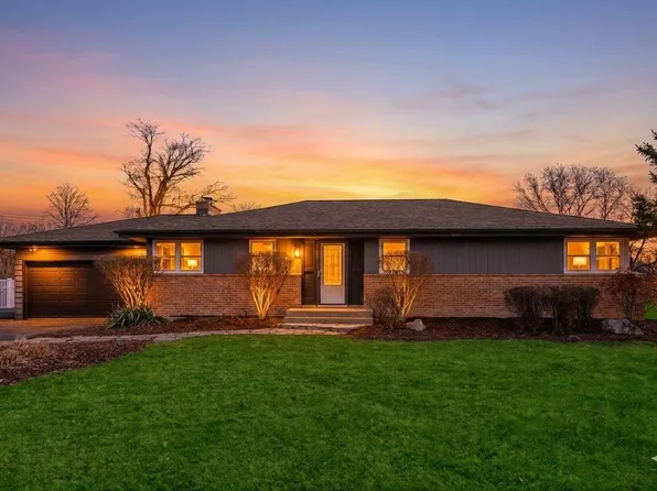 9032 North Regent ROAD, Bayside, WI 53217