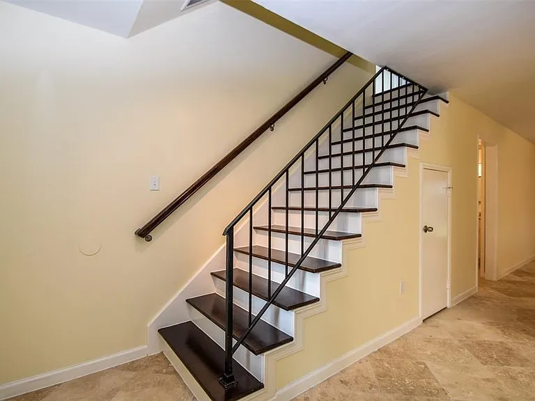 2110 Whiteback Dr — Photo 8