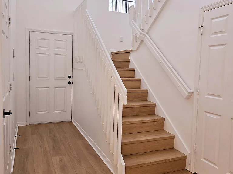 1041 Blackwater Dr — Photo 8