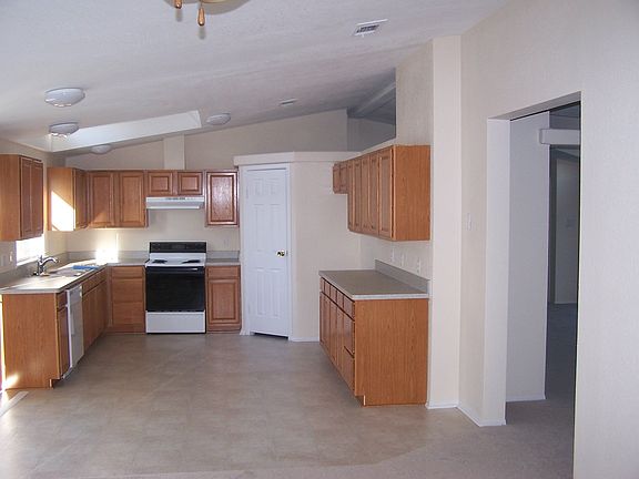 Kitchen/Pantry