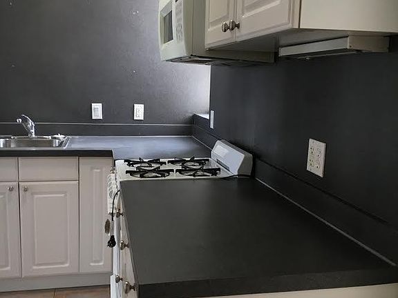 3rd image of 151 Park Dr APT 21U