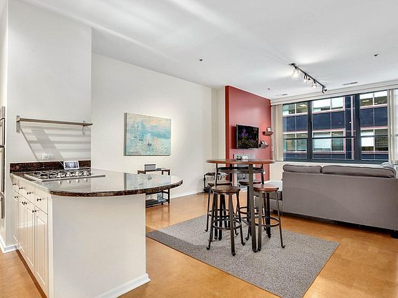 4th image of 130 S Canal St APT 713
