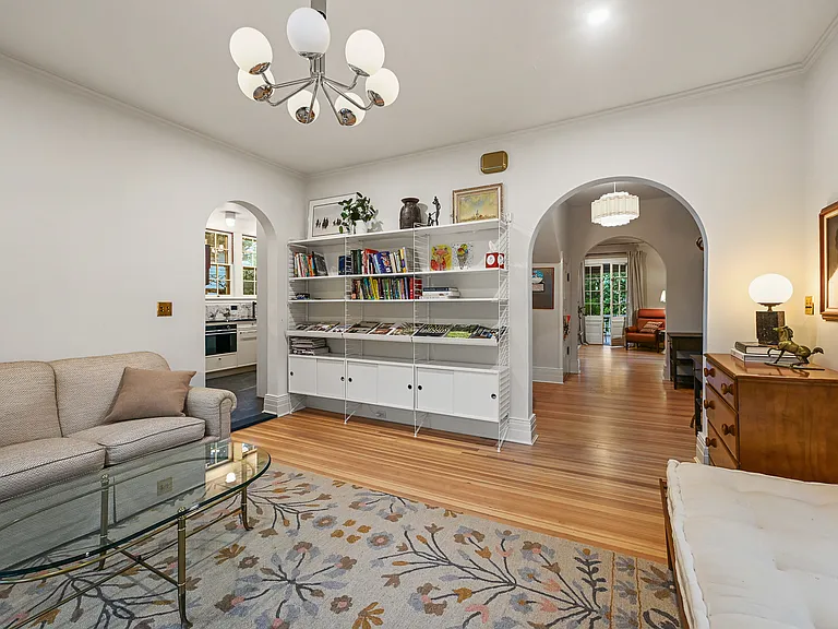 11 Maple Ave — Photo 8