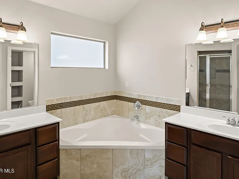 14432 Russell Borea Ave — Photo 20
