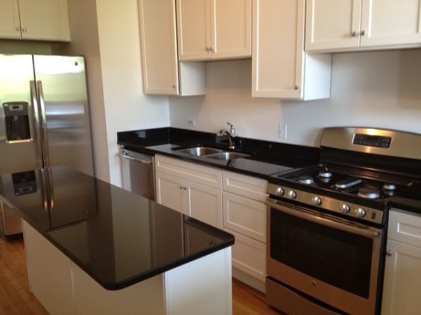 1st image of 1528 W Thome Ave APT 2
