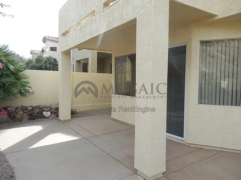 2106 E Briarwood Ter — Photo 16