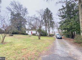 7227 Auburn St, Annandale, VA 22003
